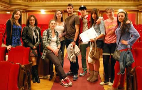 El grupo de Alhama en el Teatro Isabel la Católica 