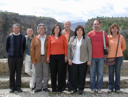 Los candidatos y candidatas, junto al coordinador provincial Pedro Vaquero