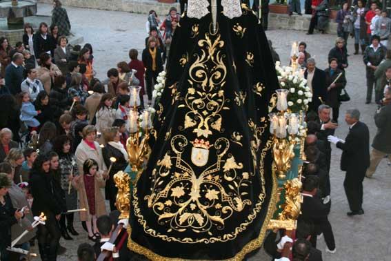 Detalle del manto que se estrenaba este año ha costado 18.000 euros