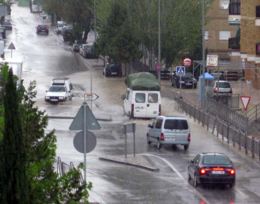  Aspecto que presentaba el cruce de la carretera de Loja-Vélez, en Alhama 