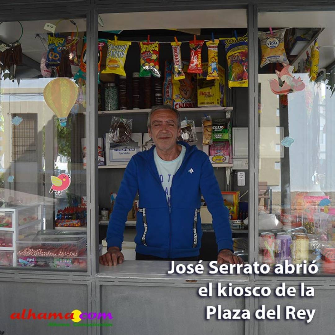 José Serrato abrió el kiosco de la Plaza del Rey