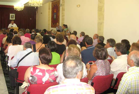 Salvador Vargas da la bienvenida y agracede la presencia del alcalde Salvador Vargas da la bienvenida y agracede la presencia del alcalde